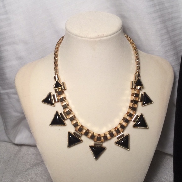 Express statement necklace